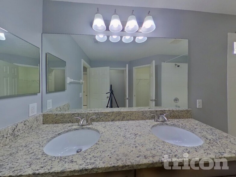 Building Photo - 2143 Jessa Dr