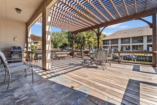 Building Photo - 356 Old Aqua Landing W