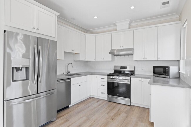 Building Photo - 193 Carmel Ave