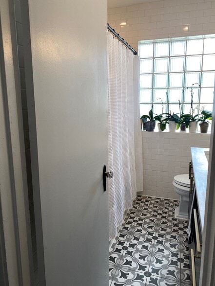 Bathroom - 754 Eudora St