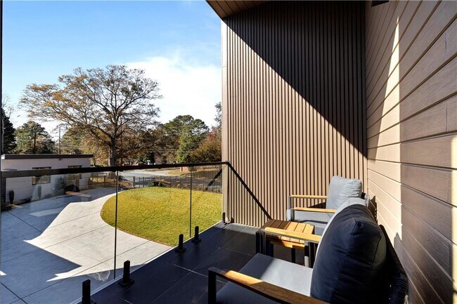 Building Photo - 3600 Lower Roswell Rd