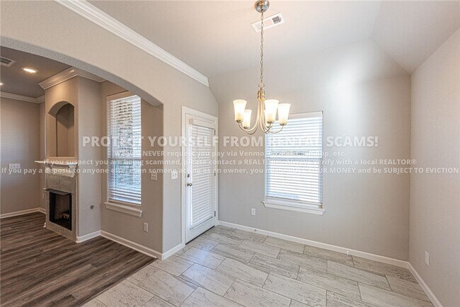 Building Photo - 4476 W Newton Ave