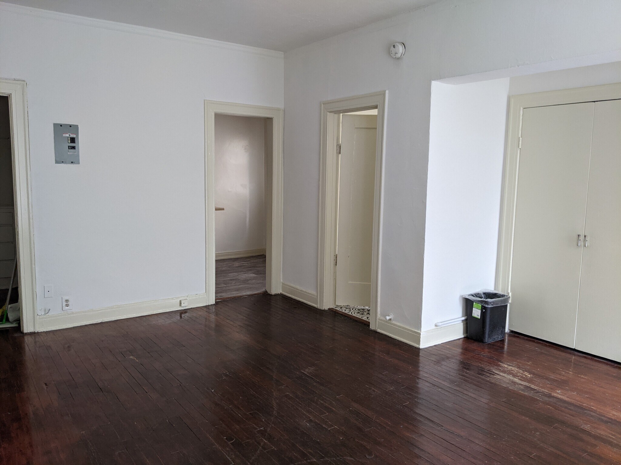 Building Photo - 206 N New Hampshire Ave