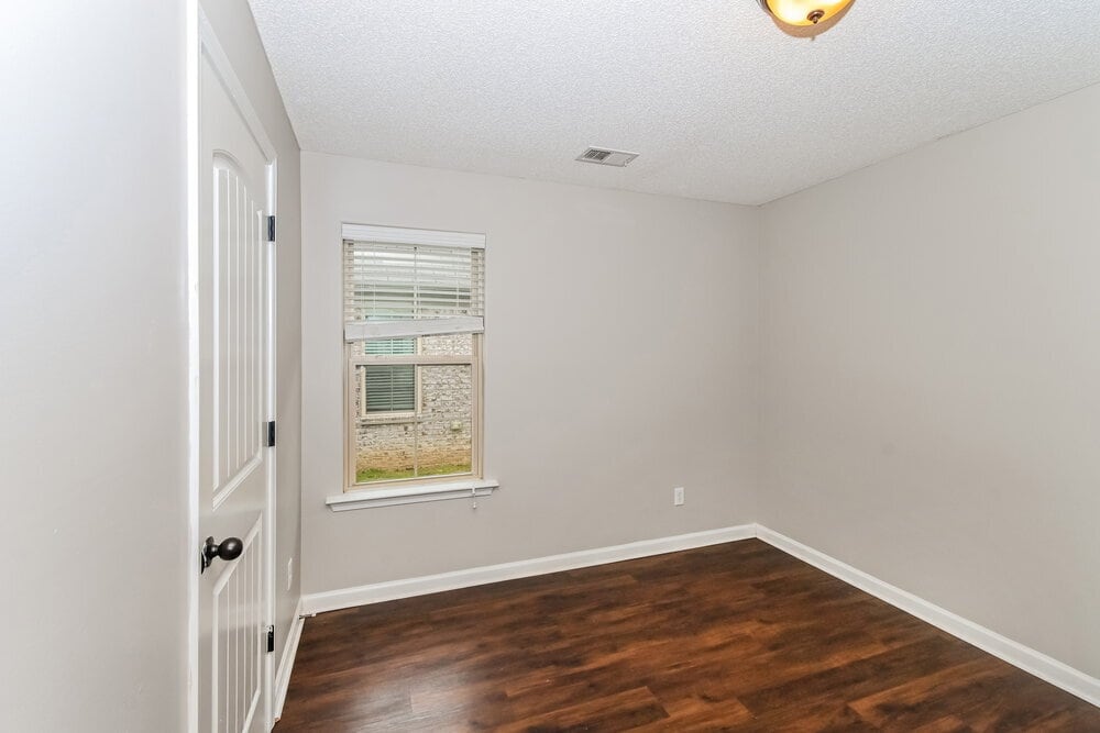 Building Photo - 9440 Darren Cir S