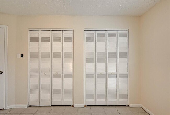 Building Photo - 17435 Glenmorris Dr