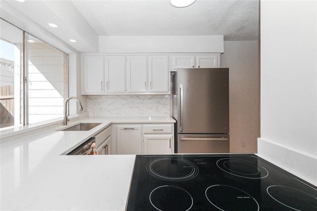 Building Photo - 1963 Shorewood Dr