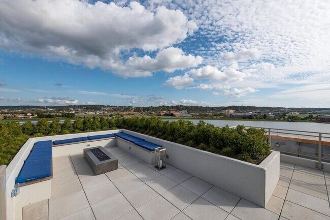 Building Photo - 88 V St SW