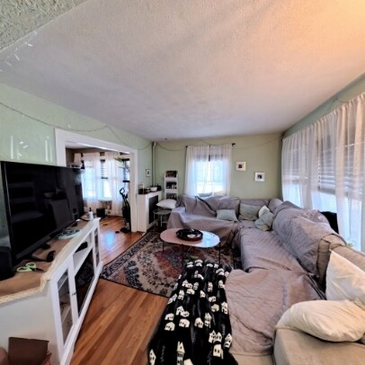 Building Photo - 18 Martin St