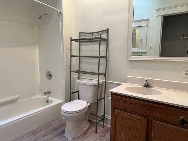 Building Photo - 14720 Detroit Ave