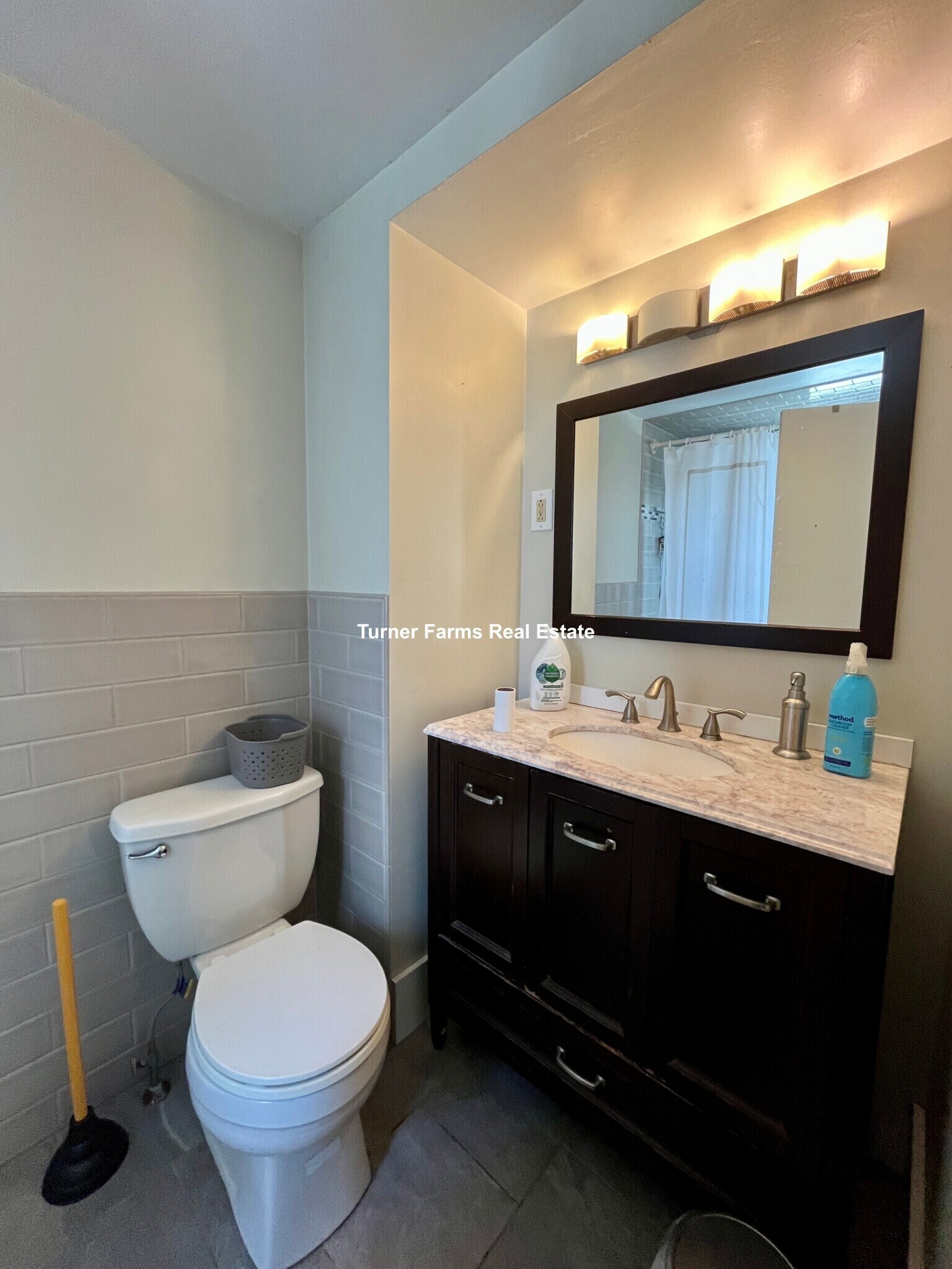 Building Photo - 1386A Beacon St