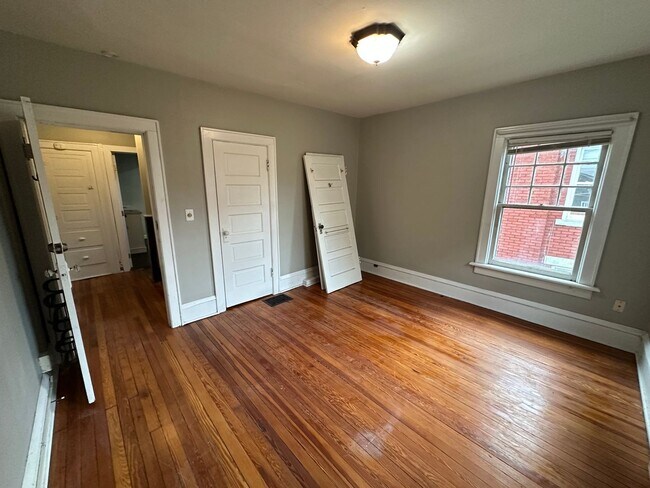 Building Photo - 160 Frambes Ave