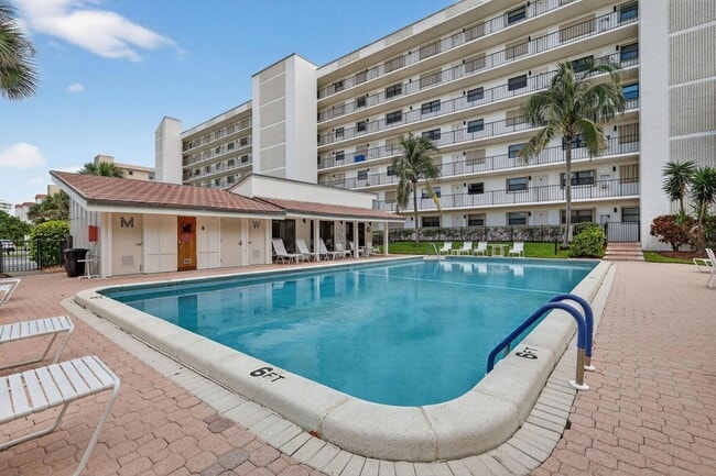 Building Photo - 10310 S Ocean Dr