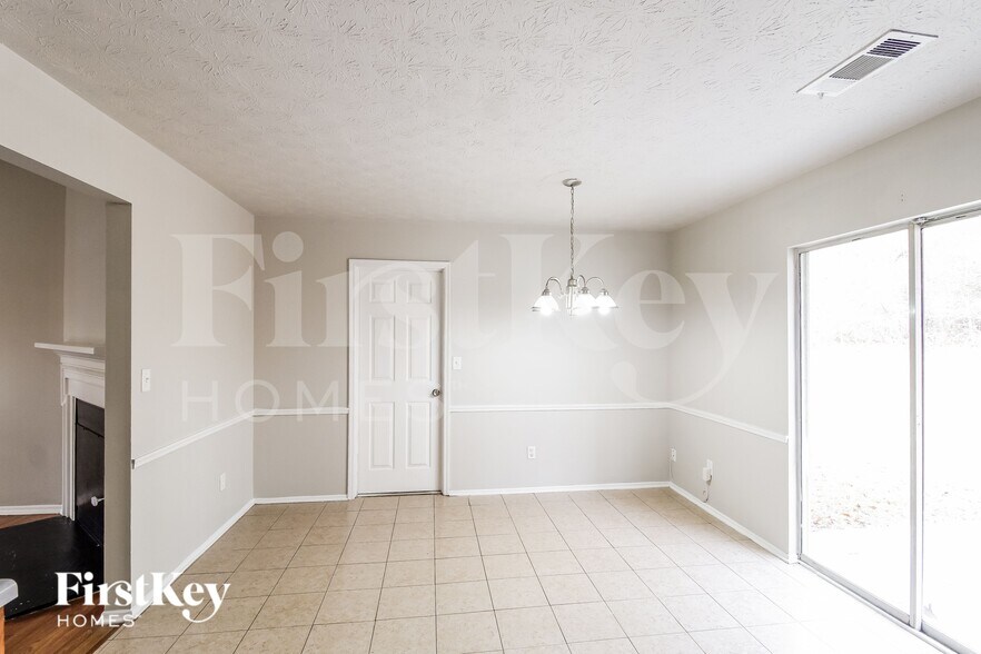 Building Photo - 6450 Peppermill Ln