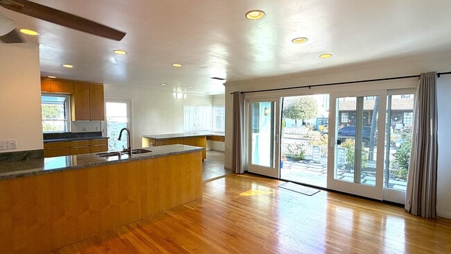 Building Photo - 257 Claremont Ave