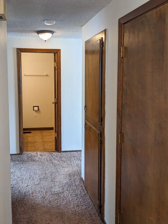 Building Photo - 1613 River Rock Dr NE