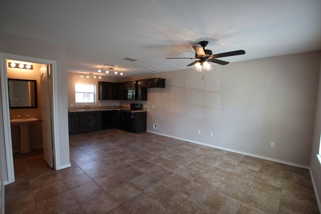 Building Photo - Coming Soon! 1 Bedroom 1.5 Bath Townhome f...