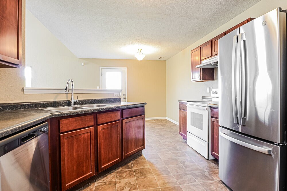 Building Photo - 1240 Cutler Ln