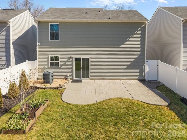 Building Photo - 1820 Hooper Court