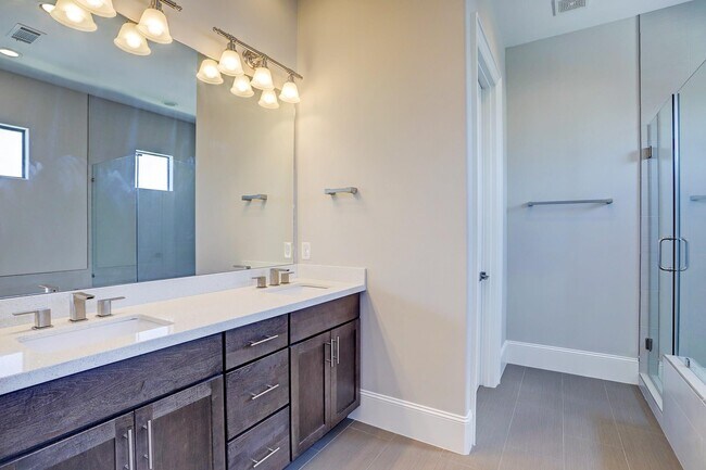 Building Photo - 1509 Nagle St