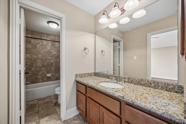 Building Photo - 18910 Villa Bergamo Ln