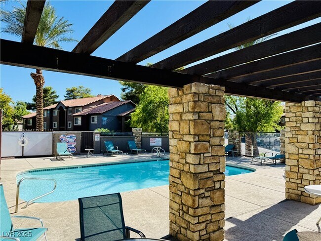 Building Photo - 2750 S Durango Dr