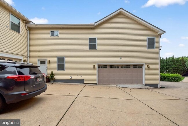 Building Photo - 8724 Hawkins Creamery Rd