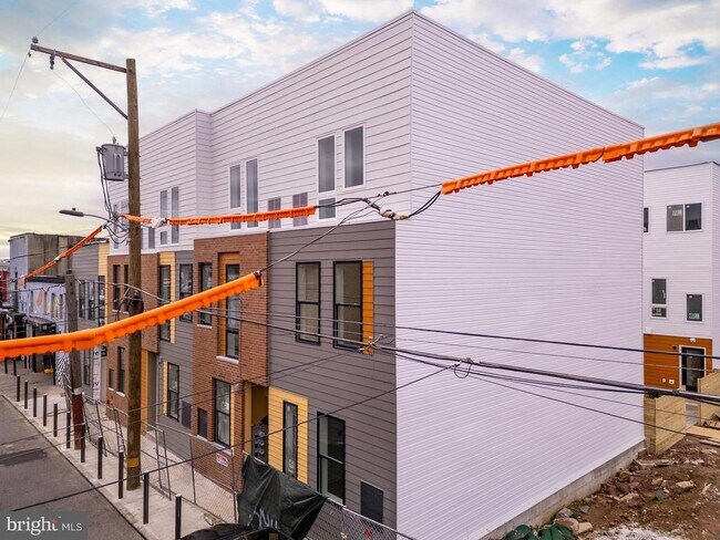 Building Photo - 2721 N Howard St