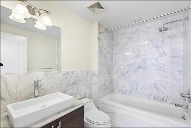 Building Photo - 10 Regent St