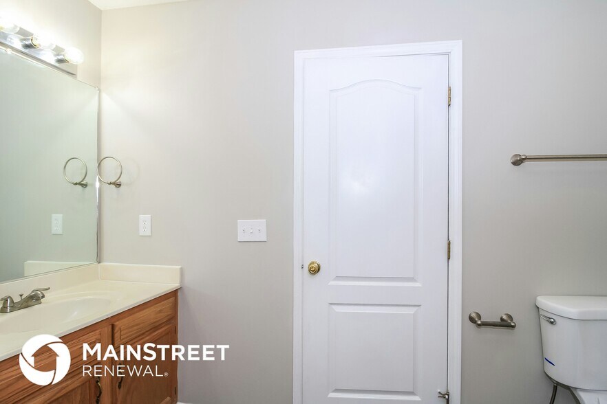 Building Photo - 490 Mae Stone Dr