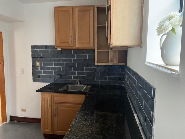 Kitchen - 4922 N Kedzie Ave