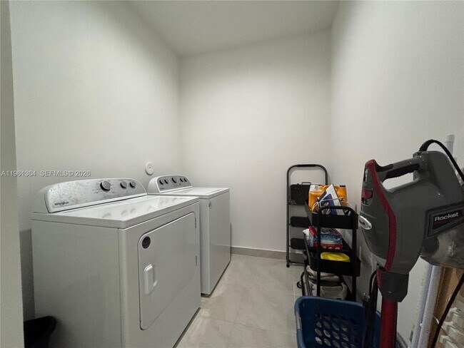 Building Photo - 4493 NW 81st Ave