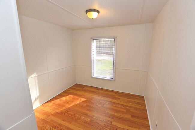 Building Photo - 10059 NC 43 N