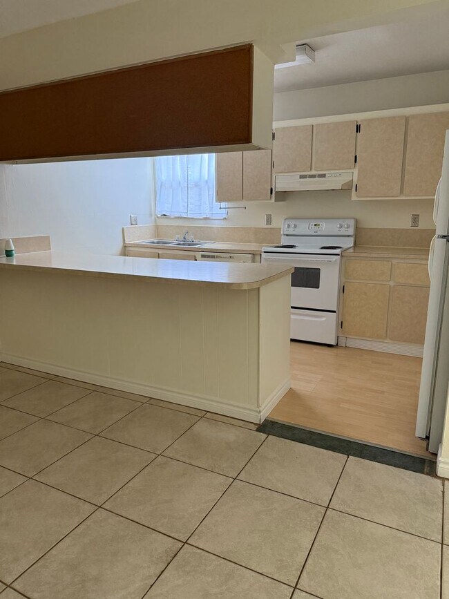 Primary Photo - LEASE NOW AND ENJOY 50% OFF 2ND MONTH! Loc...