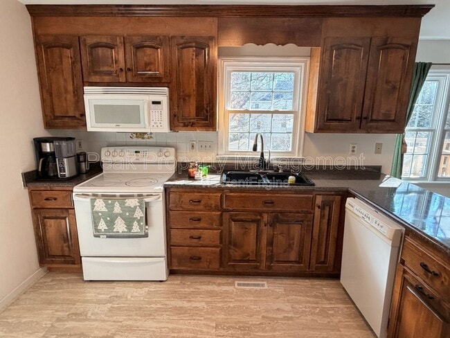 Building Photo - 11809 Sanbury Ln