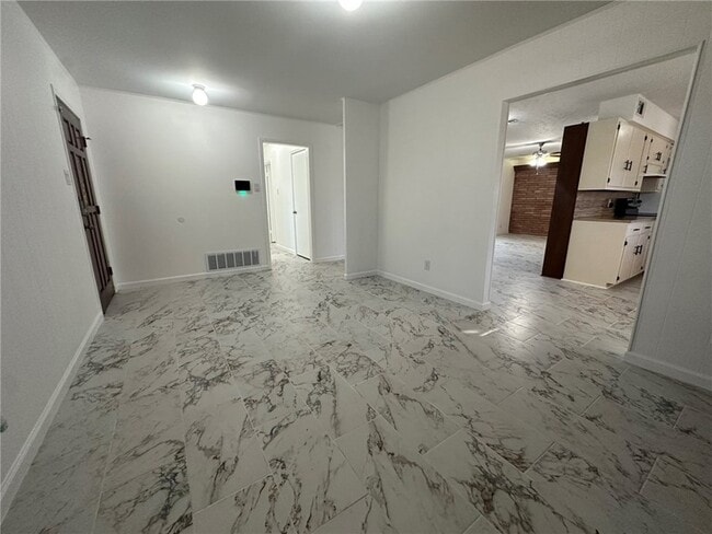 Building Photo - 136 Daniel Moore Ave