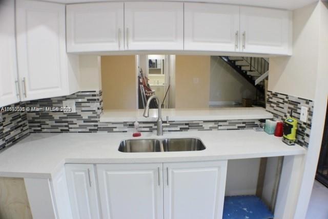 Building Photo - 5975 SW 137th Ave