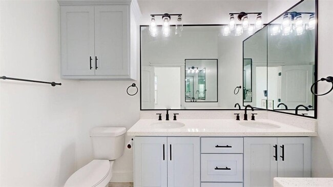 Building Photo - 4867 N Oakland Ln