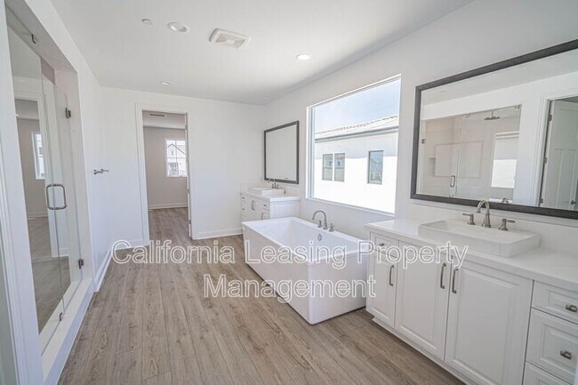 Building Photo - 24111 W Corte Escarpa