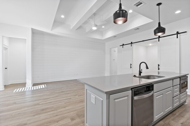 Building Photo - 5036 Mooney Fls Dr