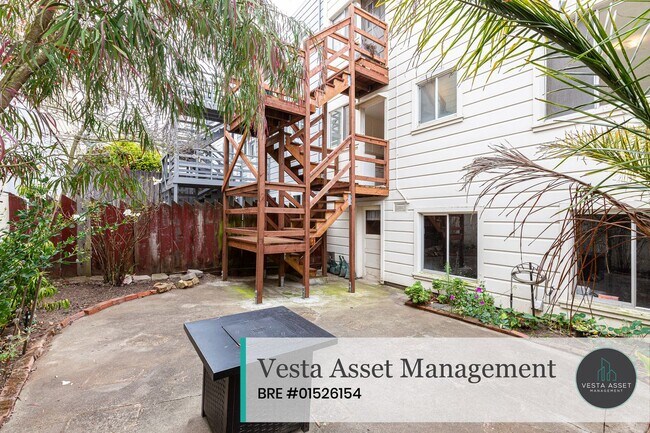 Building Photo - 512-514-514 Taraval St