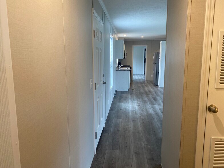 Building Photo - 80 Belmar St