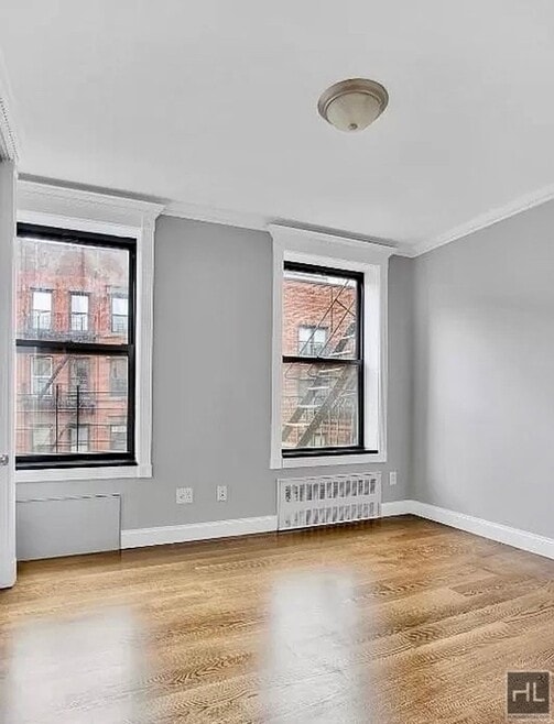 Building Photo - 209 E 25th St
