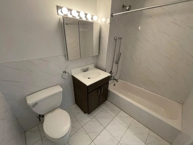 Building Photo - 2763 Morris Ave