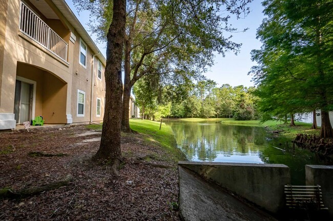 Building Photo - ***SPECIAL - TWO WEEK FREE*** Spacious 2BR...