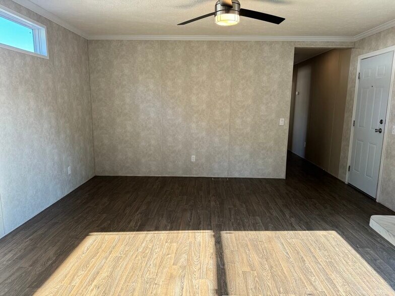 Building Photo - 2042 Marmoor Dr