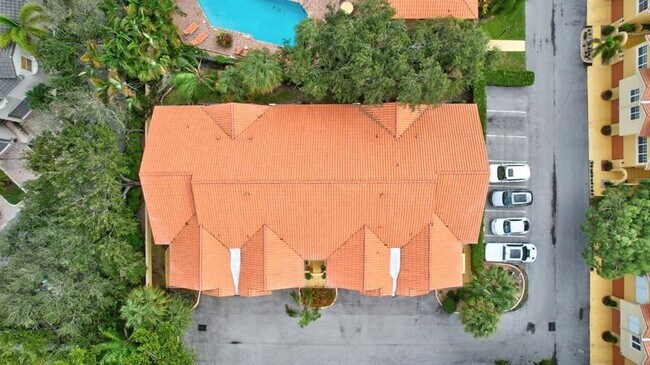 Building Photo - 2121 S Ocean Blvd