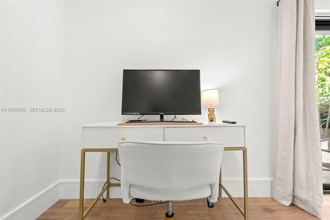 Building Photo - 3540 NE 28th Ave