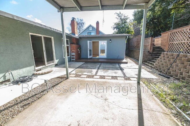 Building Photo - 1550 Kildare Way