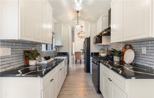 Building Photo - Clean and perfect One Bedroom