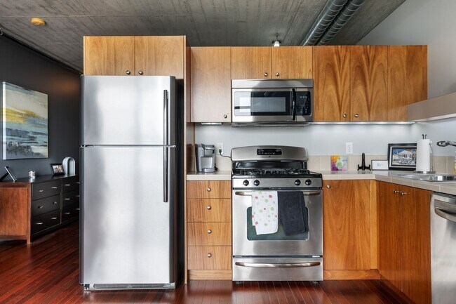 Building Photo - Civic Condominiums - FURNISHED 8th floor s...